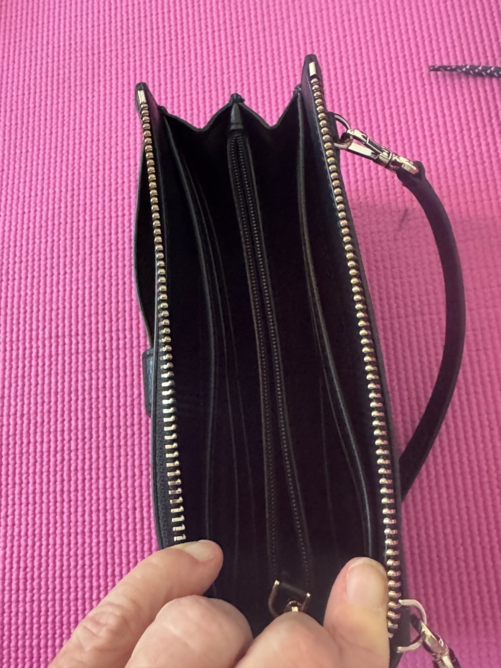 Kate Spade Black Pebbled Leather Crossbody Wallet Bag Gold Hardware Organizer VG - Picture 6 of 6